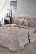 Load image into Gallery viewer, Kelly light quilted Bed cover and comforter